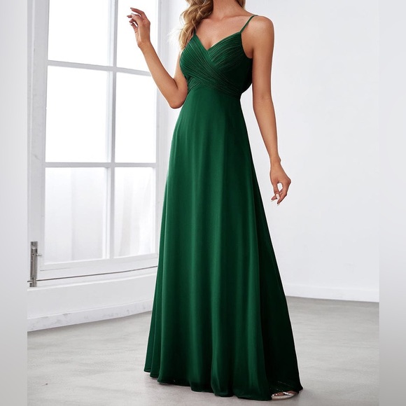 Criss-Cross V-Neck Chiffon Backless A-Line Bridesmaid Dress - Picture 5 of 5